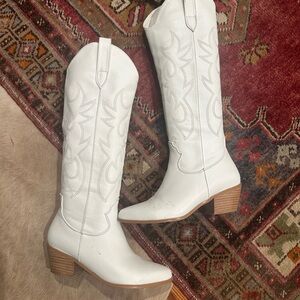 Bellini White Knee High Western Boots faux leather 8